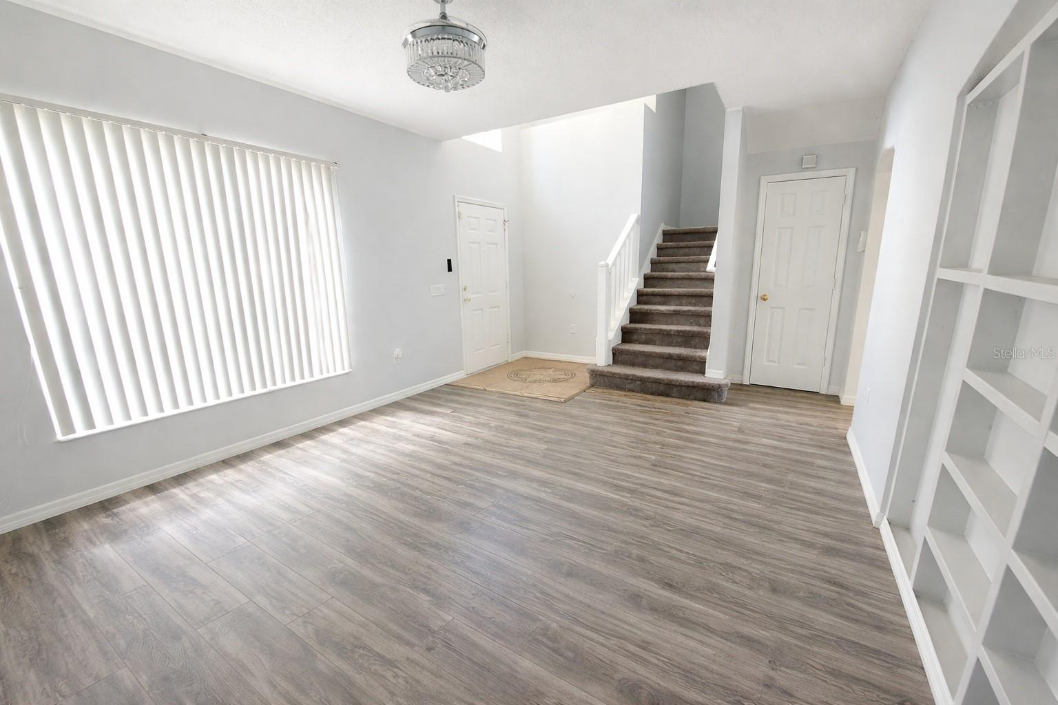 Image 10 of 60 For 317 Azincourt Lane