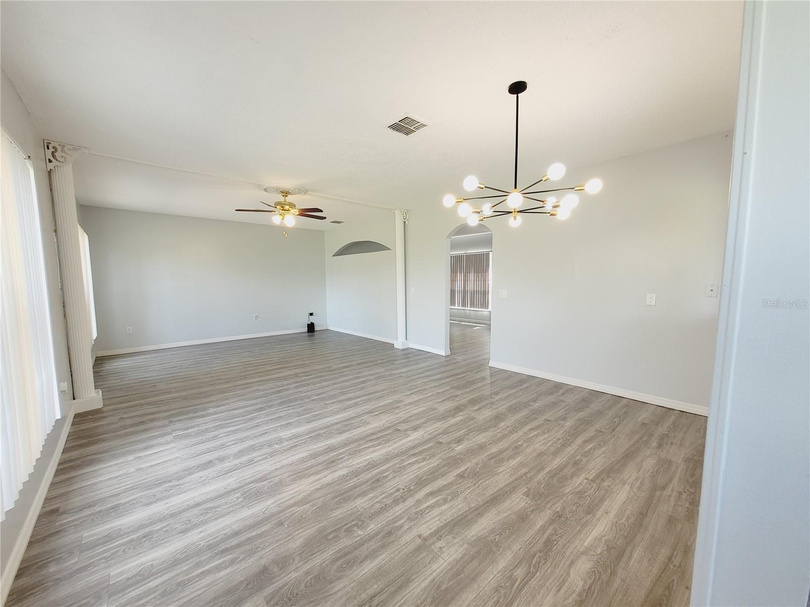 Image 12 of 60 For 317 Azincourt Lane