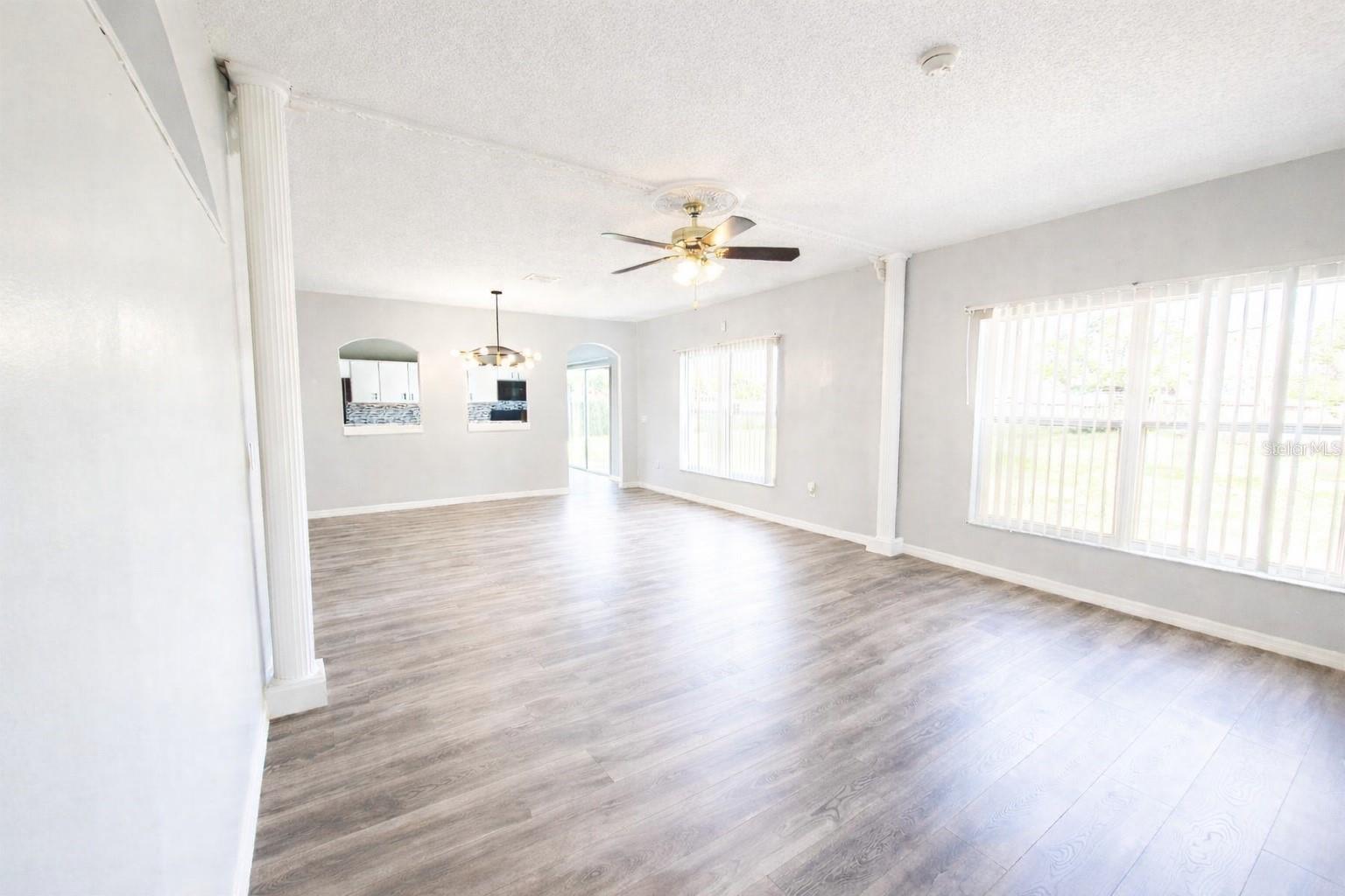 Image 13 of 60 For 317 Azincourt Lane