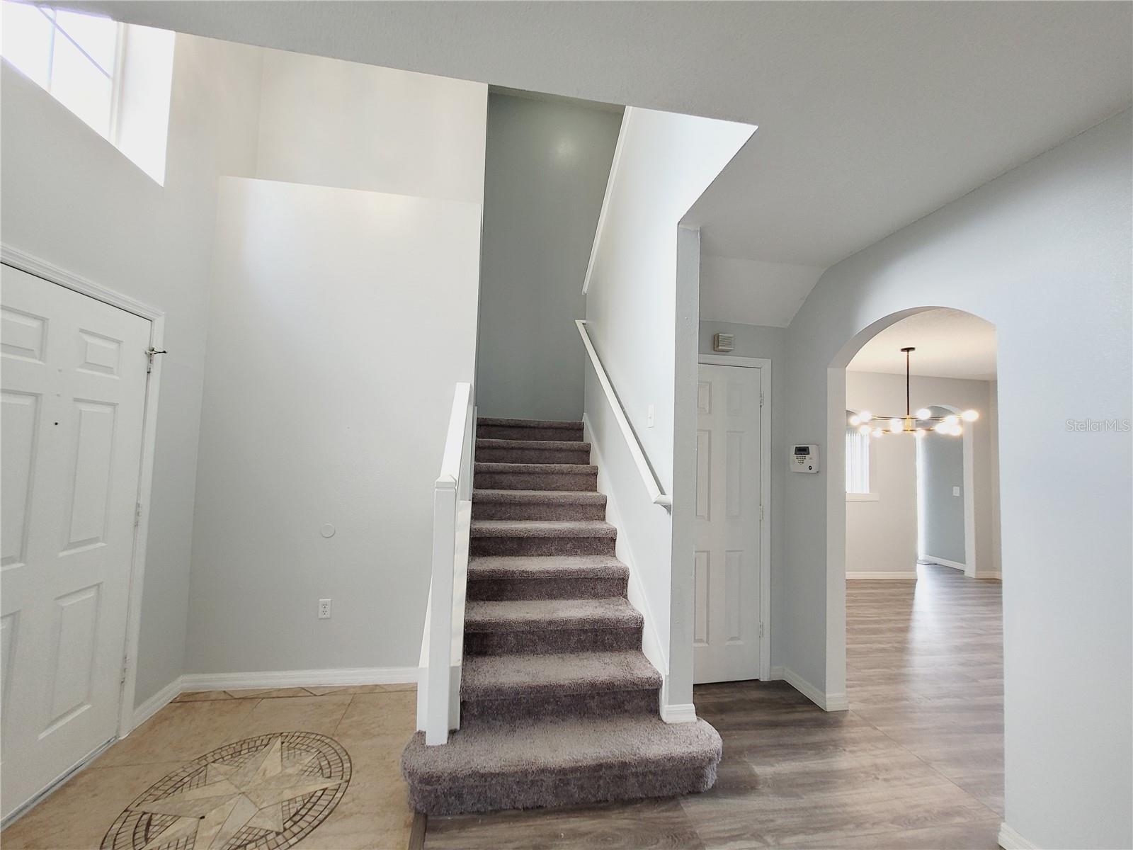 Image 20 of 60 For 317 Azincourt Lane