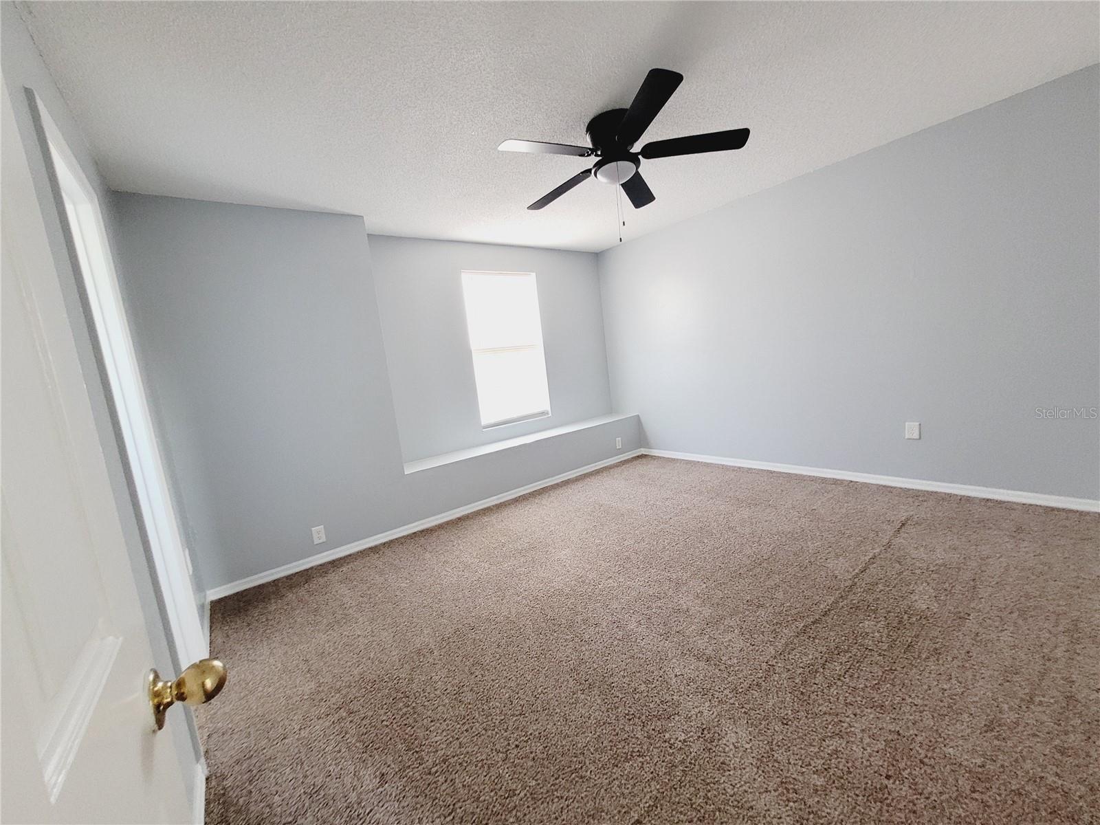 Image 36 of 60 For 317 Azincourt Lane