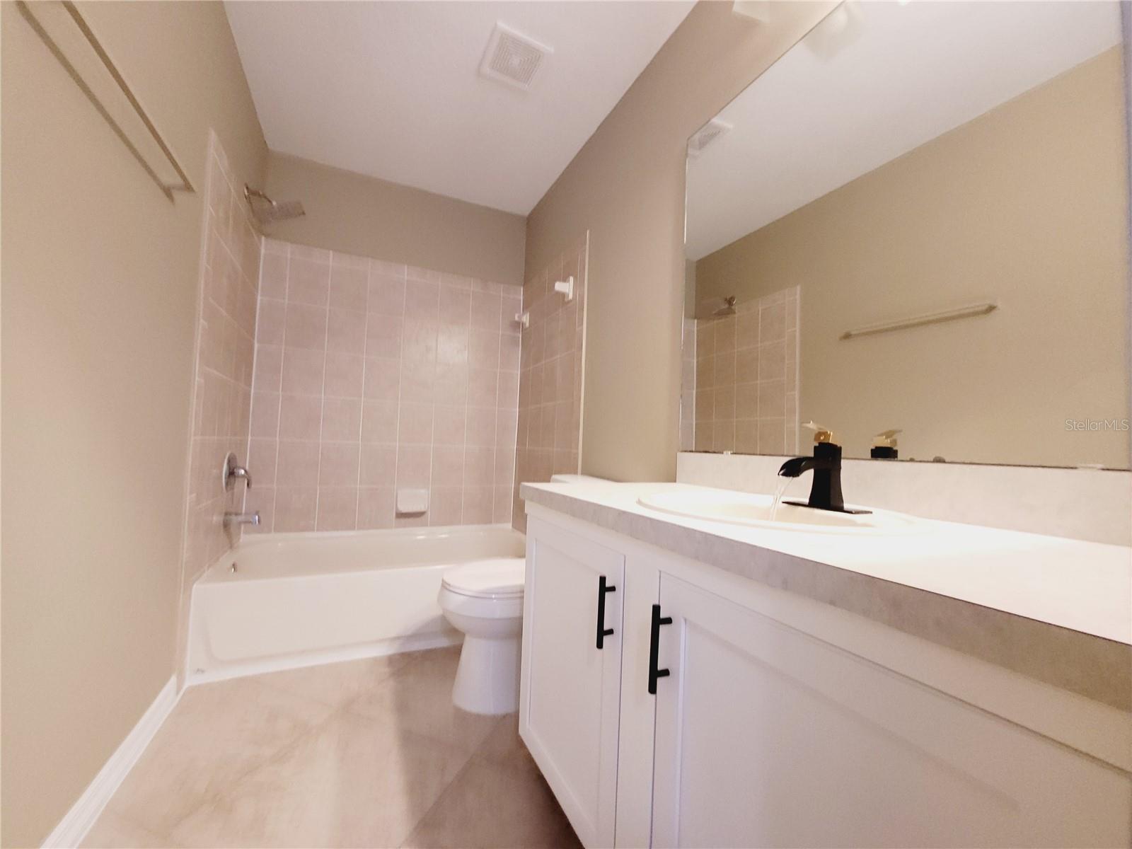 Image 39 of 60 For 317 Azincourt Lane