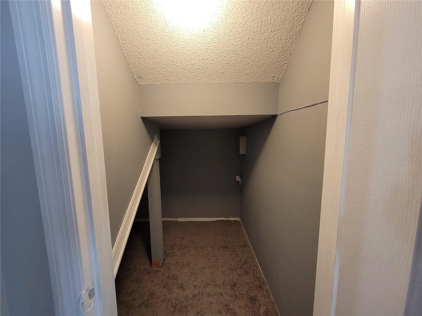 Image 43 of 60 For 317 Azincourt Lane