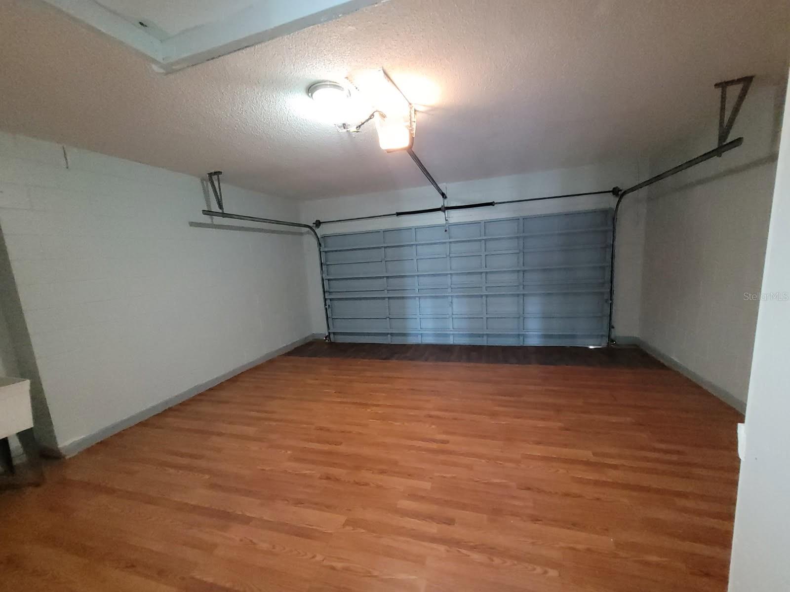 Image 44 of 60 For 317 Azincourt Lane