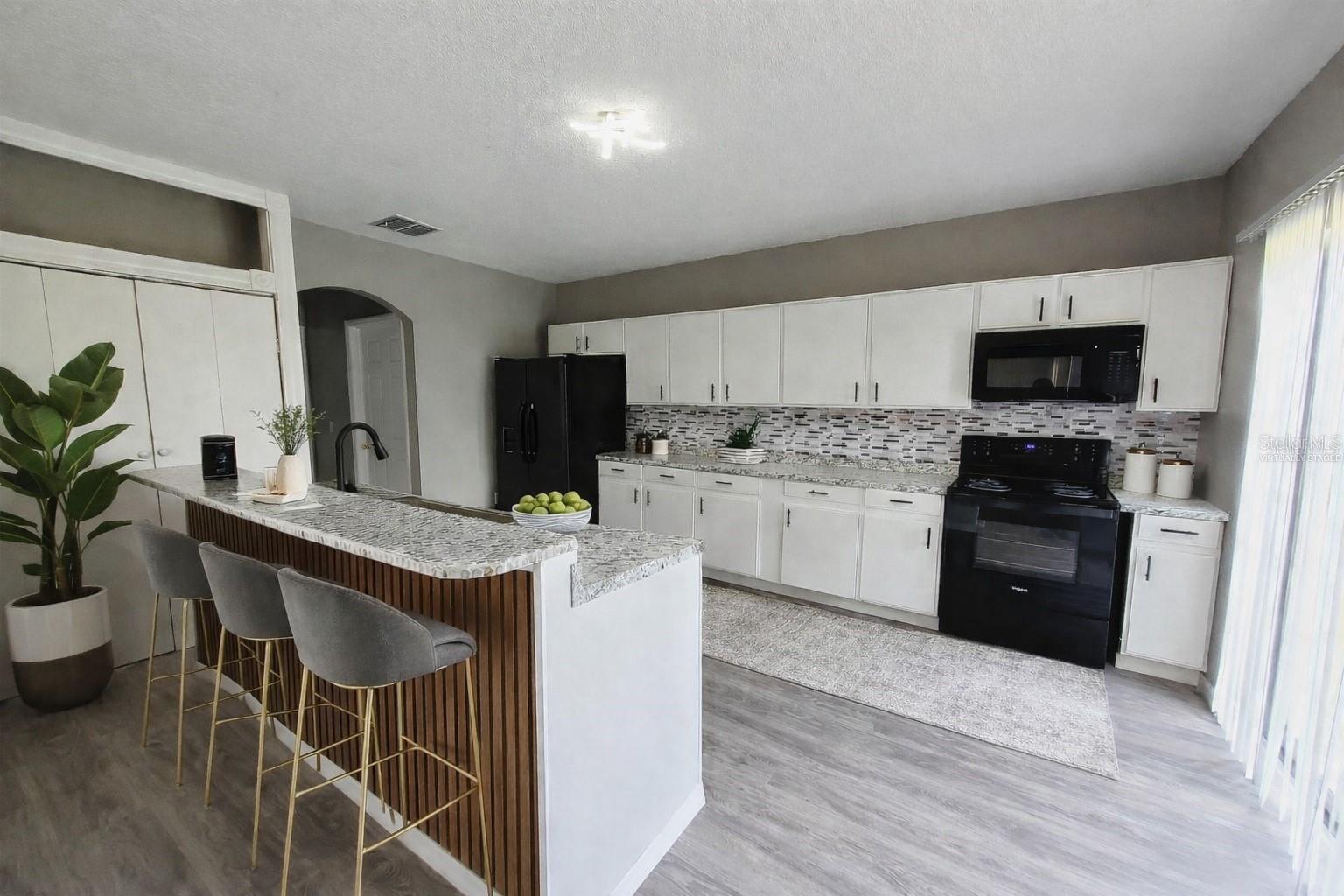 Image 8 of 60 For 317 Azincourt Lane