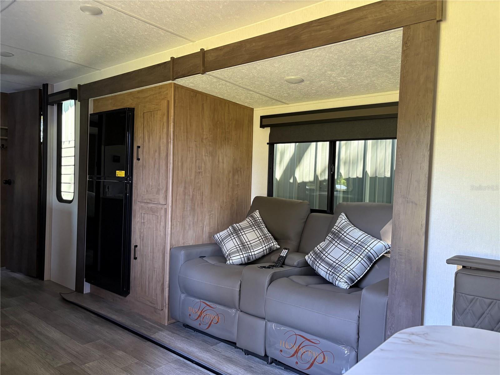 Image 22 of 29 For 1575 100th Street