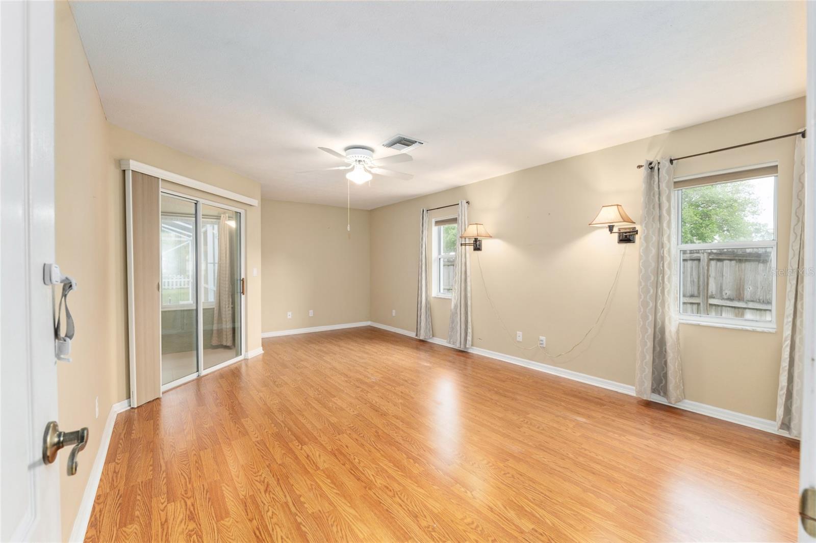 Image 17 of 45 For 10642 74th Avenue