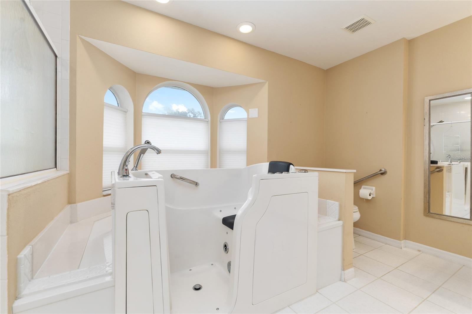 Image 23 of 45 For 10642 74th Avenue