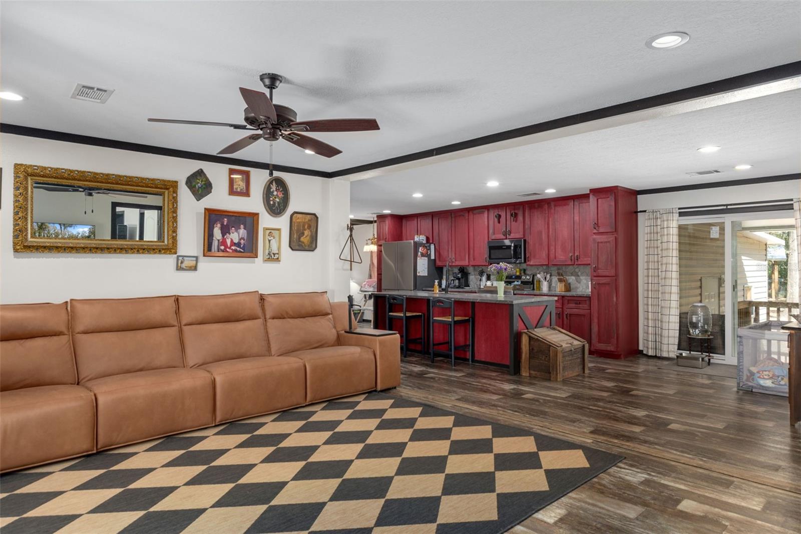 Image 10 of 46 For 5471 Highland Park Drive