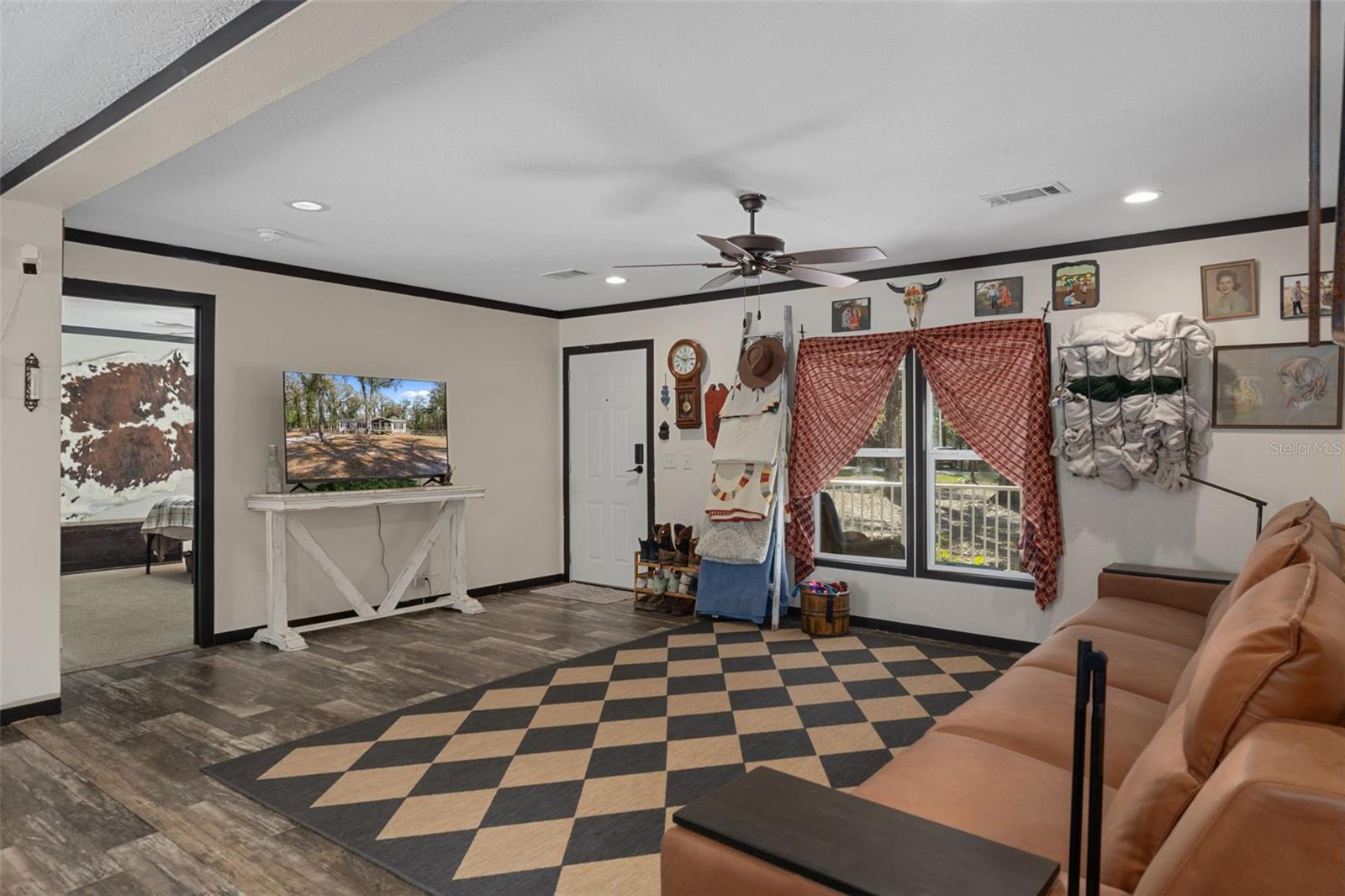 Image 12 of 46 For 5471 Highland Park Drive