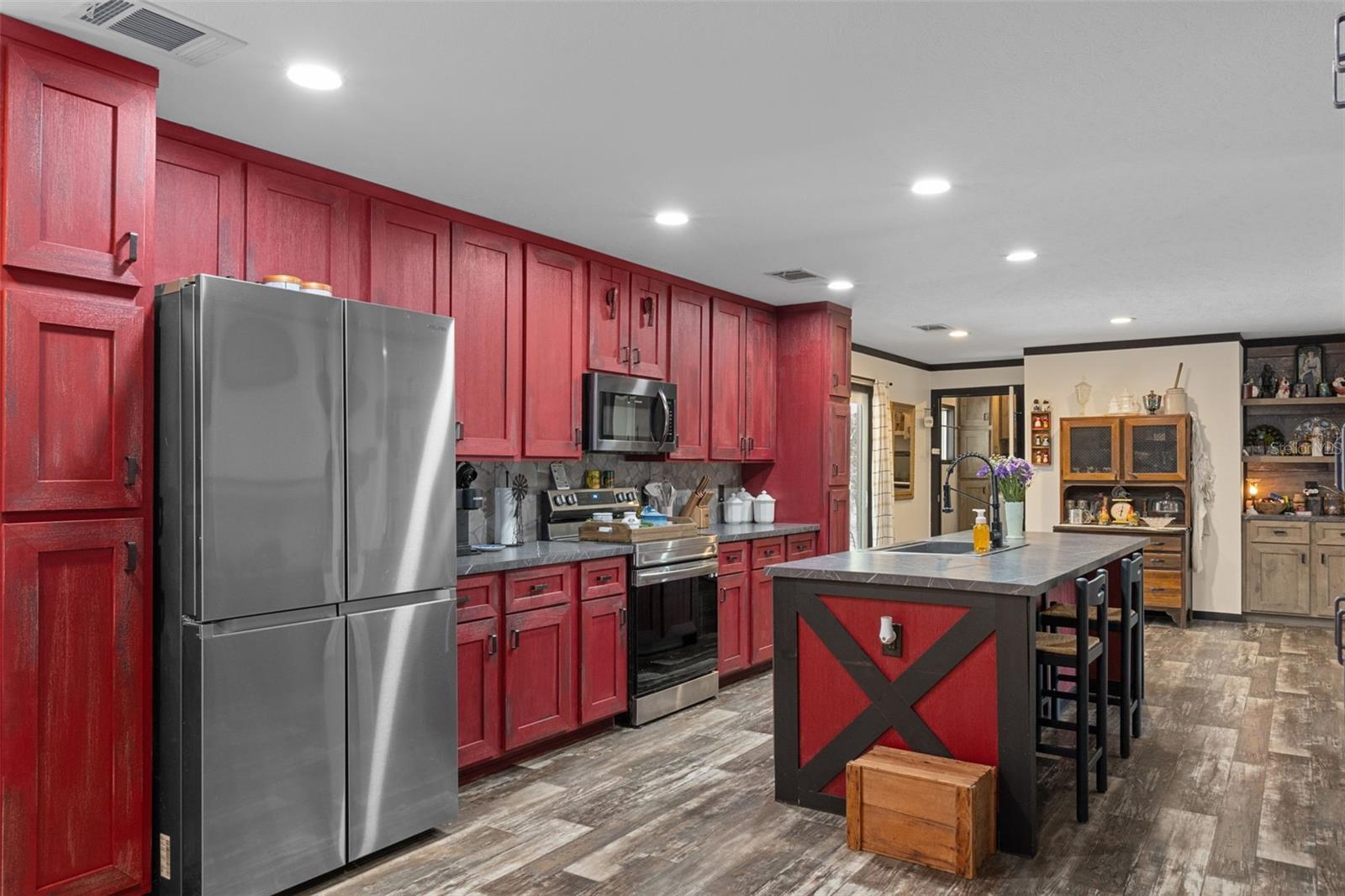 Image 13 of 46 For 5471 Highland Park Drive