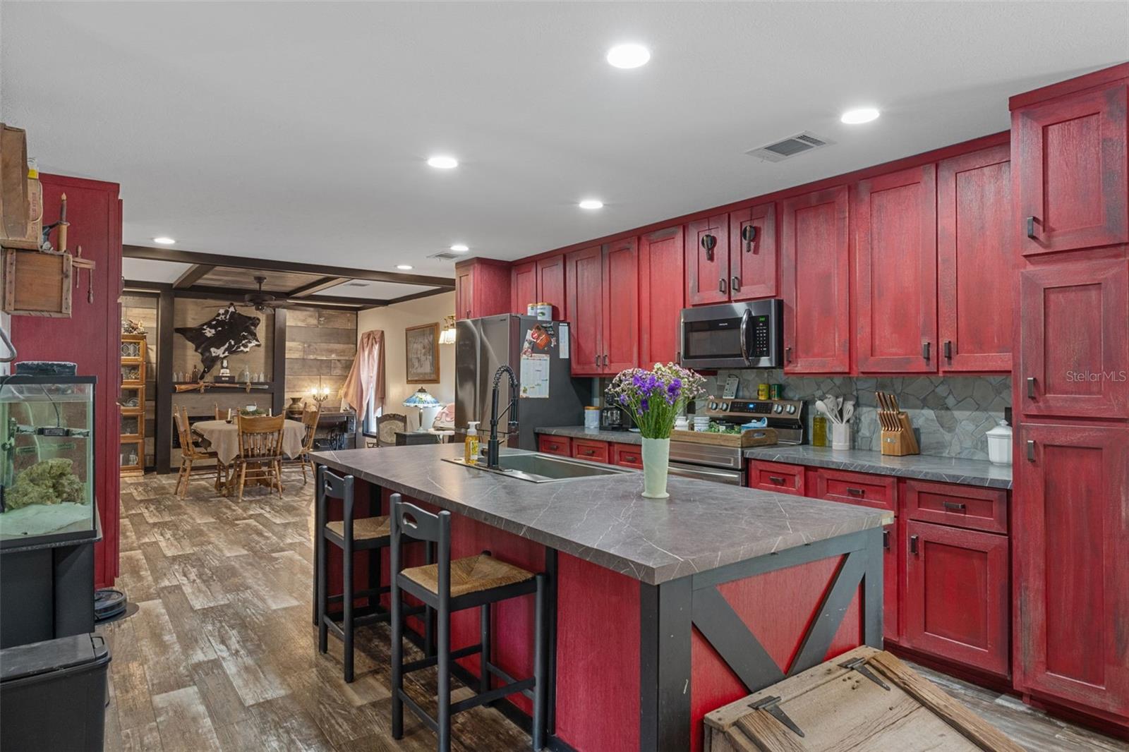 Image 16 of 46 For 5471 Highland Park Drive