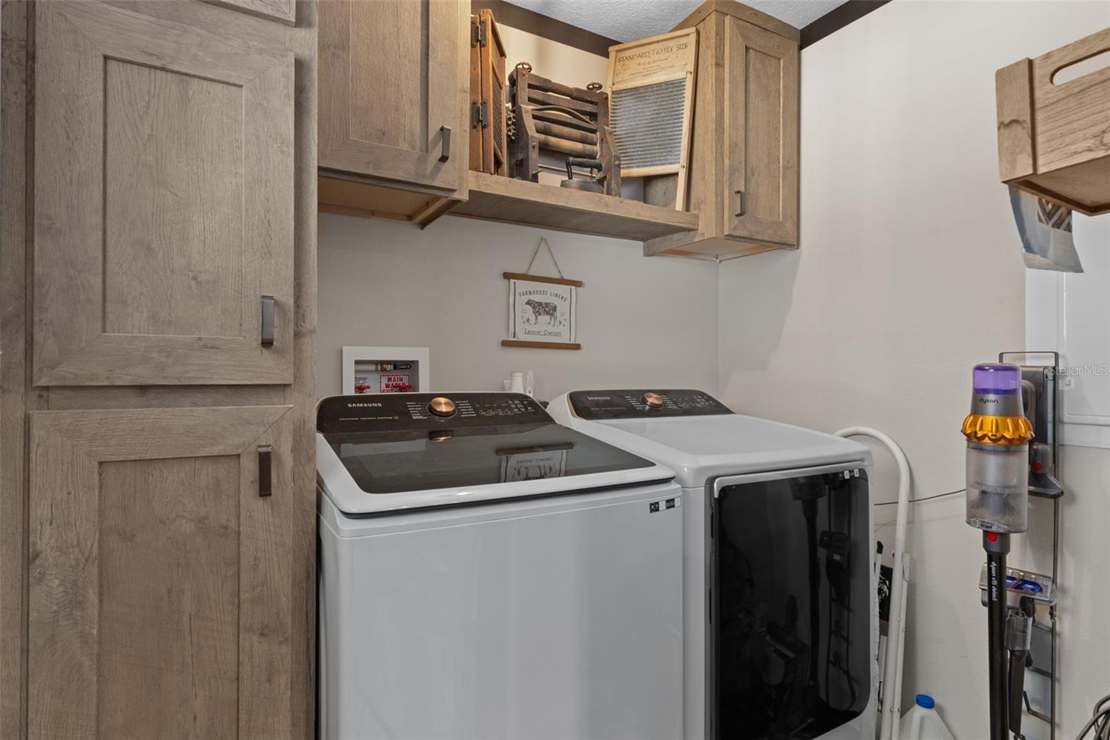 Image 19 of 46 For 5471 Highland Park Drive