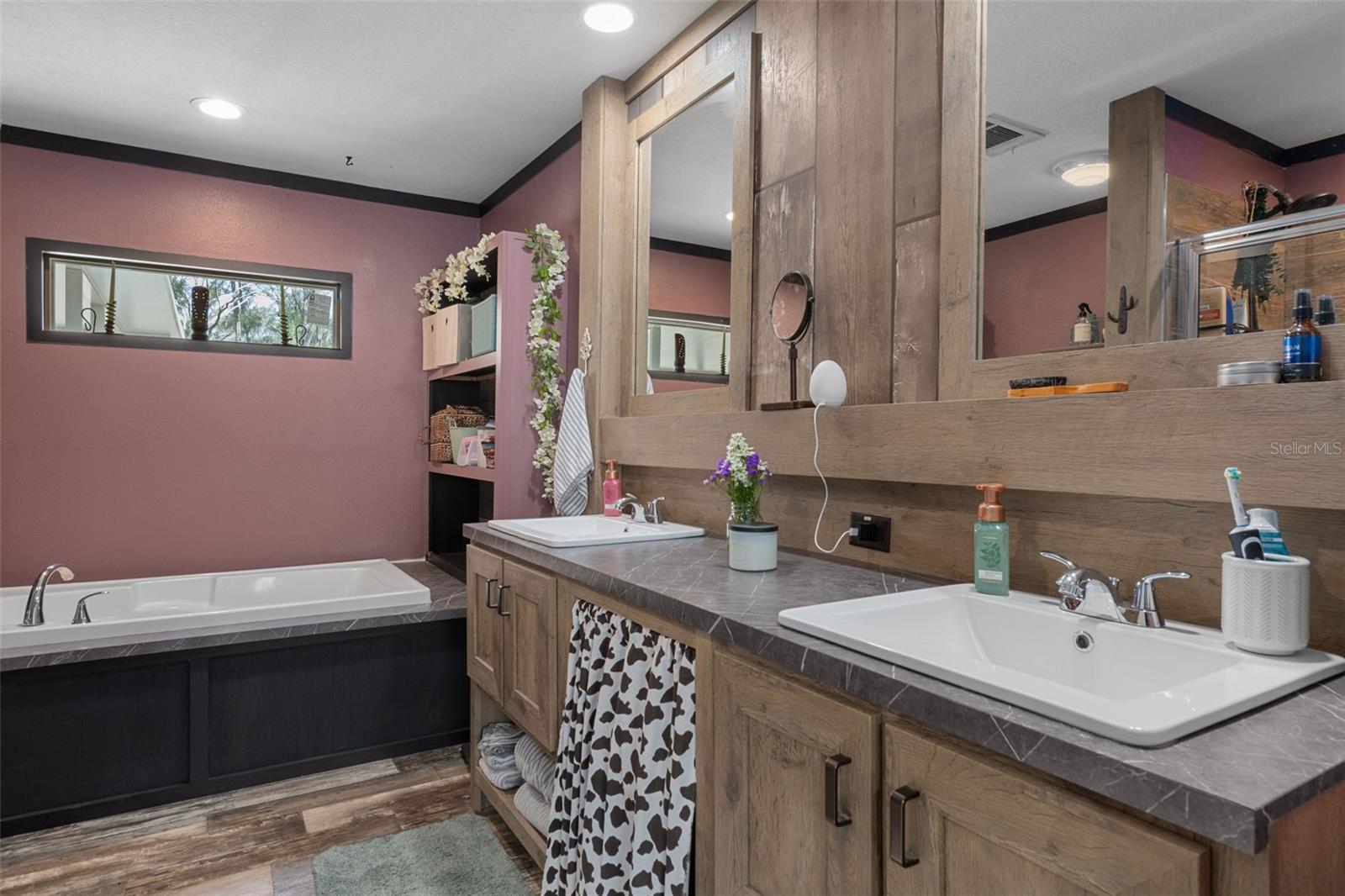 Image 22 of 46 For 5471 Highland Park Drive