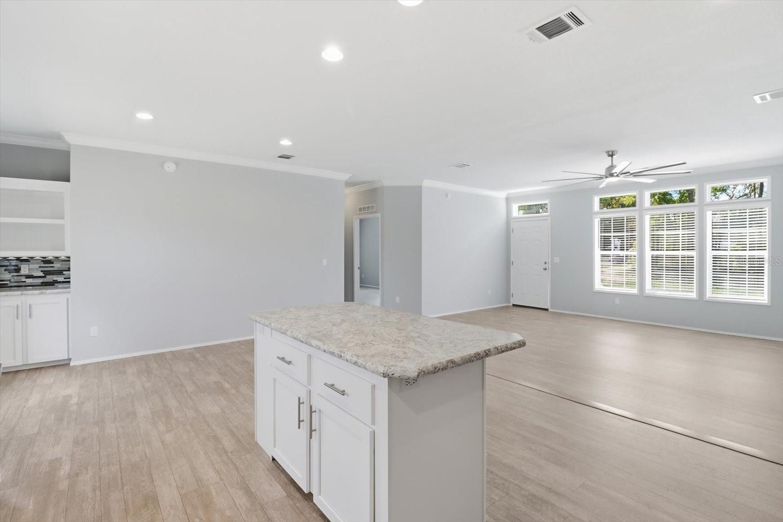 Image 4 of 30 For 6735 Homosassa Trail