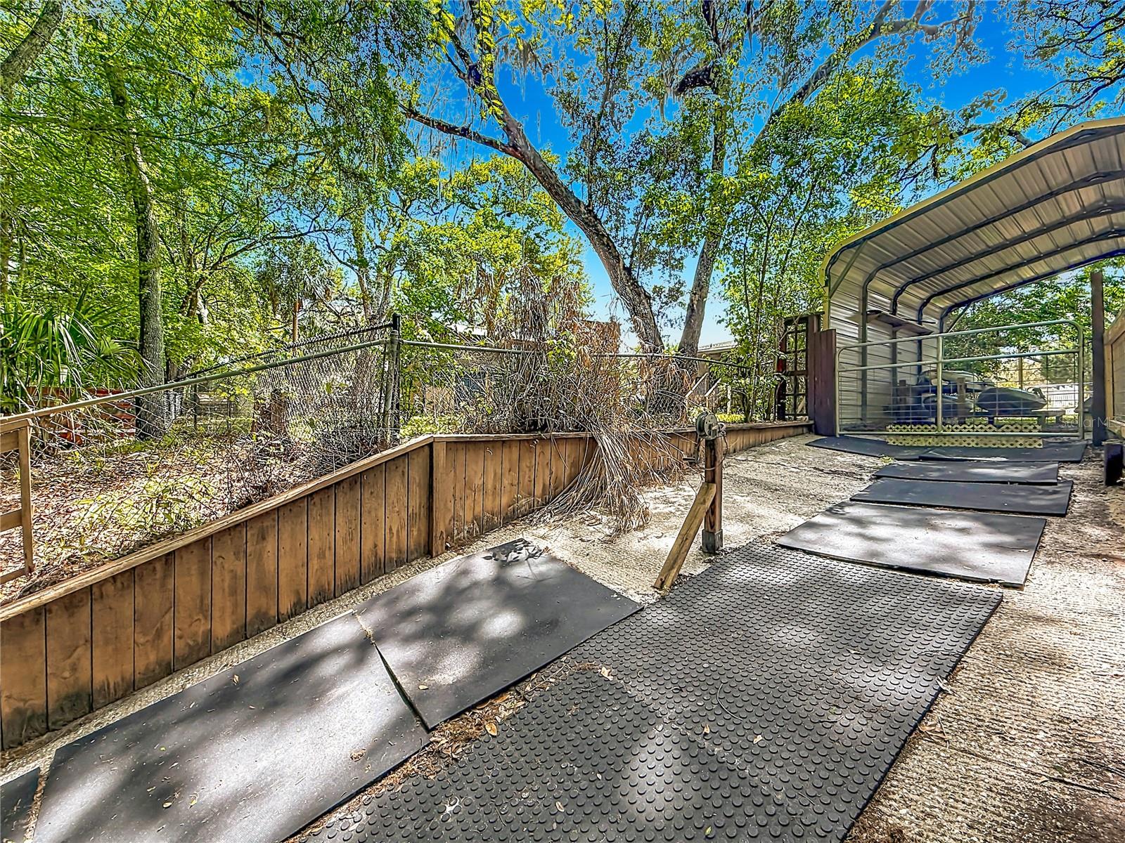 Image 17 of 66 For 4129 Riverside Drive