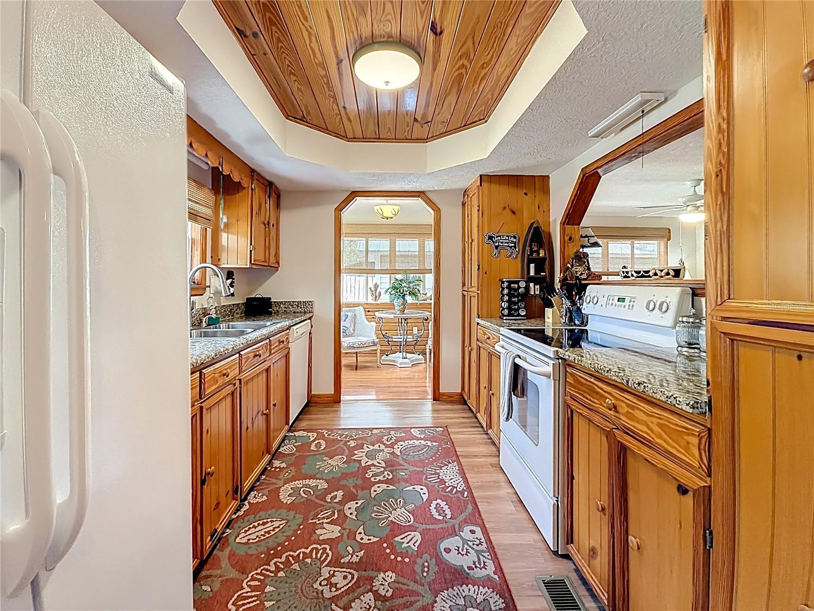 Image 18 of 66 For 4129 Riverside Drive