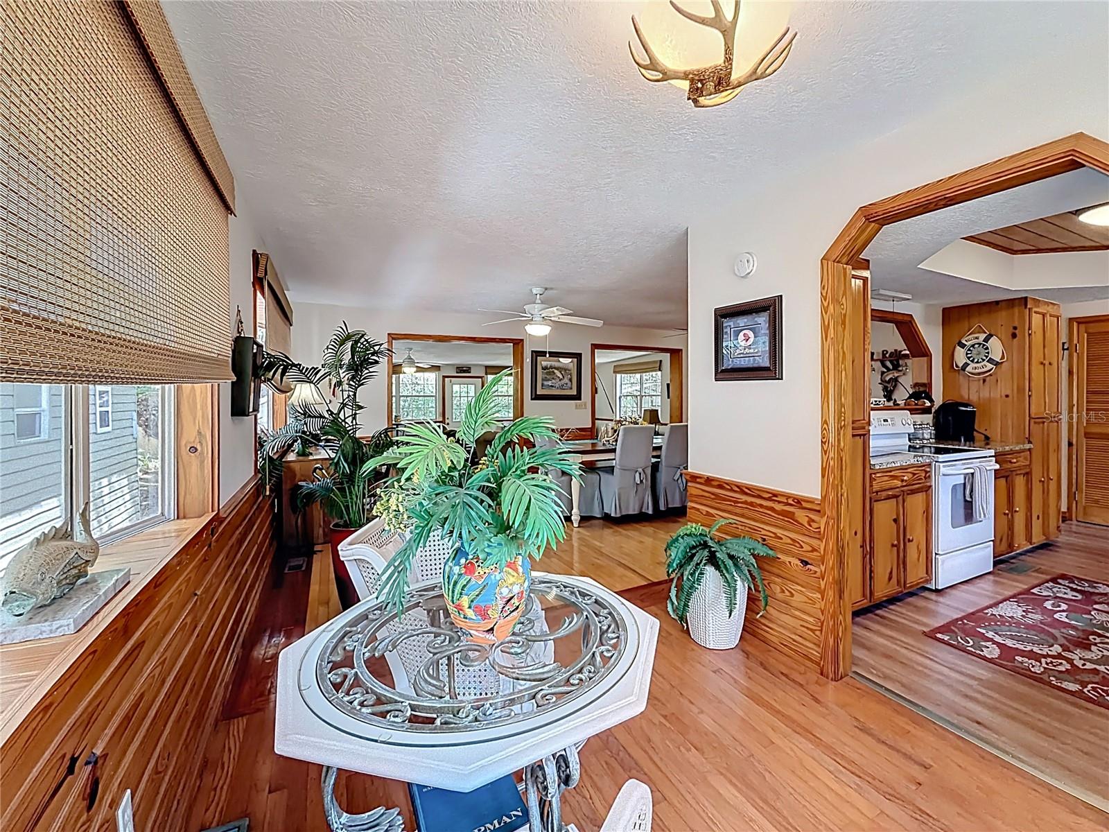 Image 27 of 66 For 4129 Riverside Drive