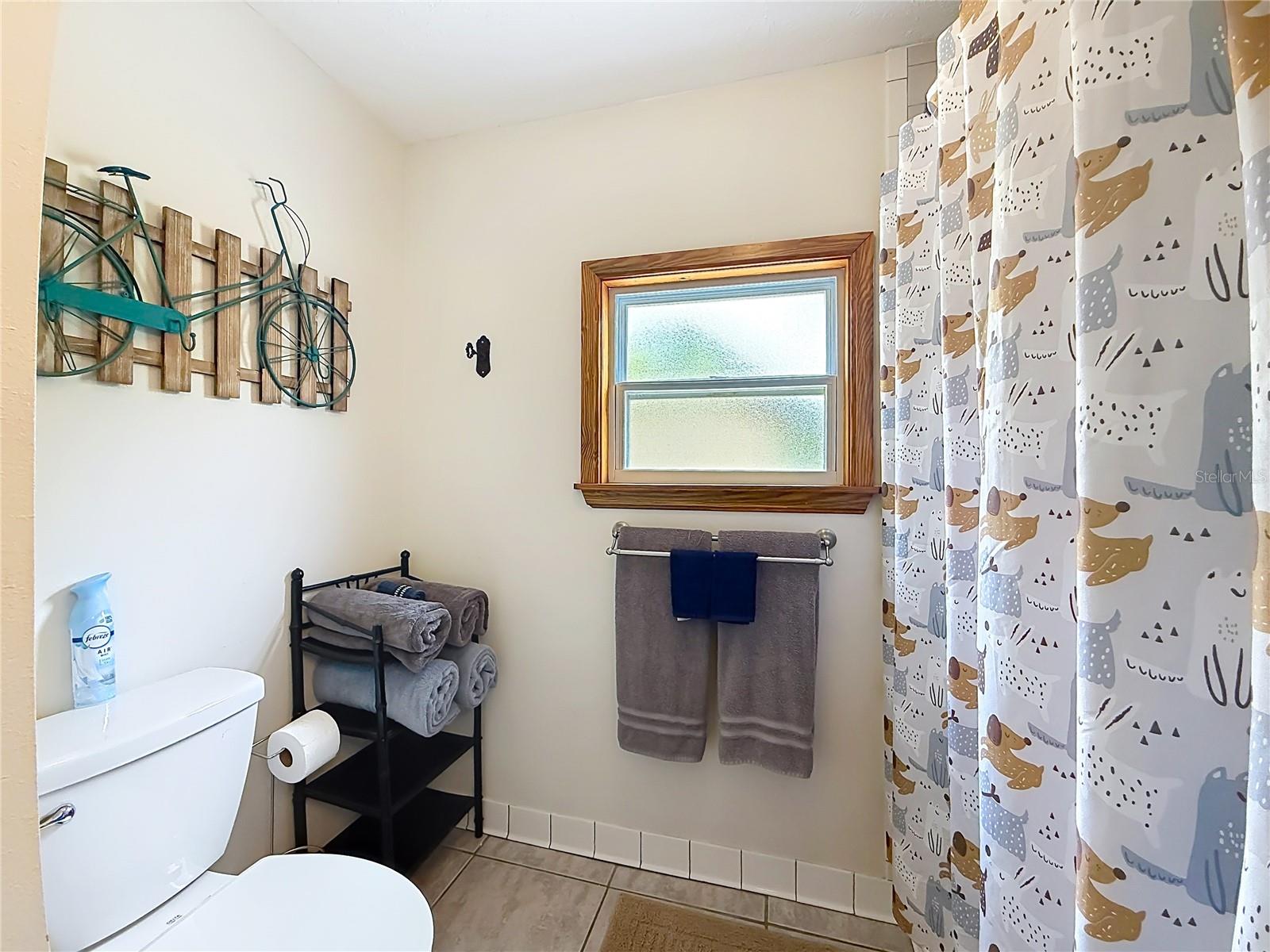 Image 28 of 66 For 4129 Riverside Drive