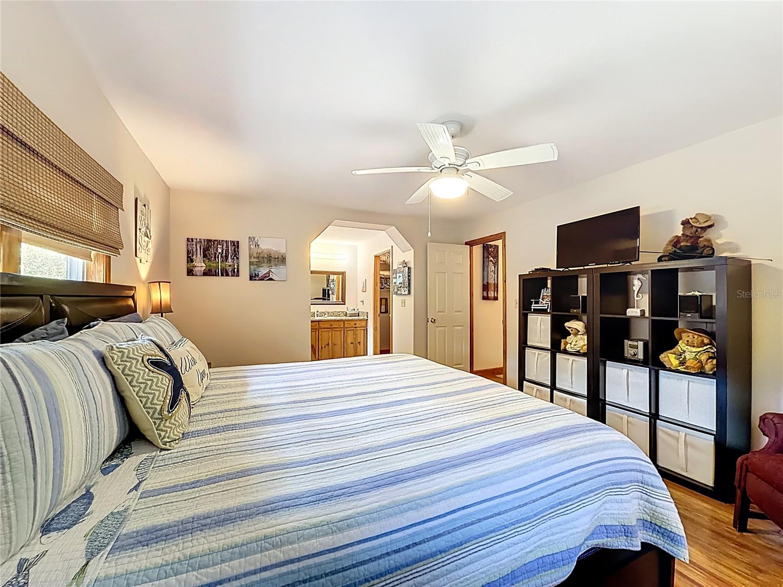 Image 33 of 66 For 4129 Riverside Drive