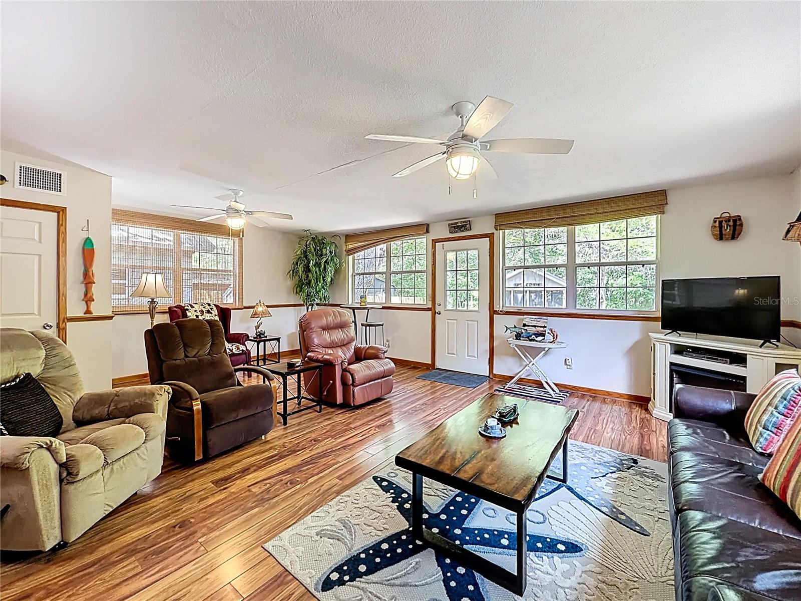 Image 61 of 66 For 4129 Riverside Drive