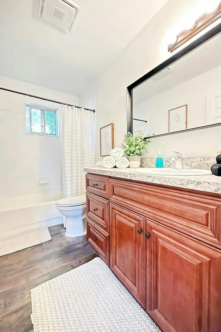 Image 7 of 11 For 6500 60th Avenue