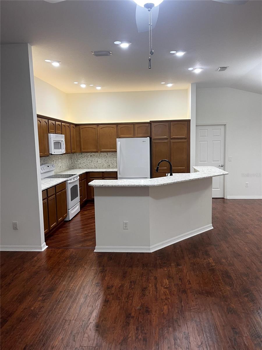 Image 3 of 27 For 2614 Dartford Terrace