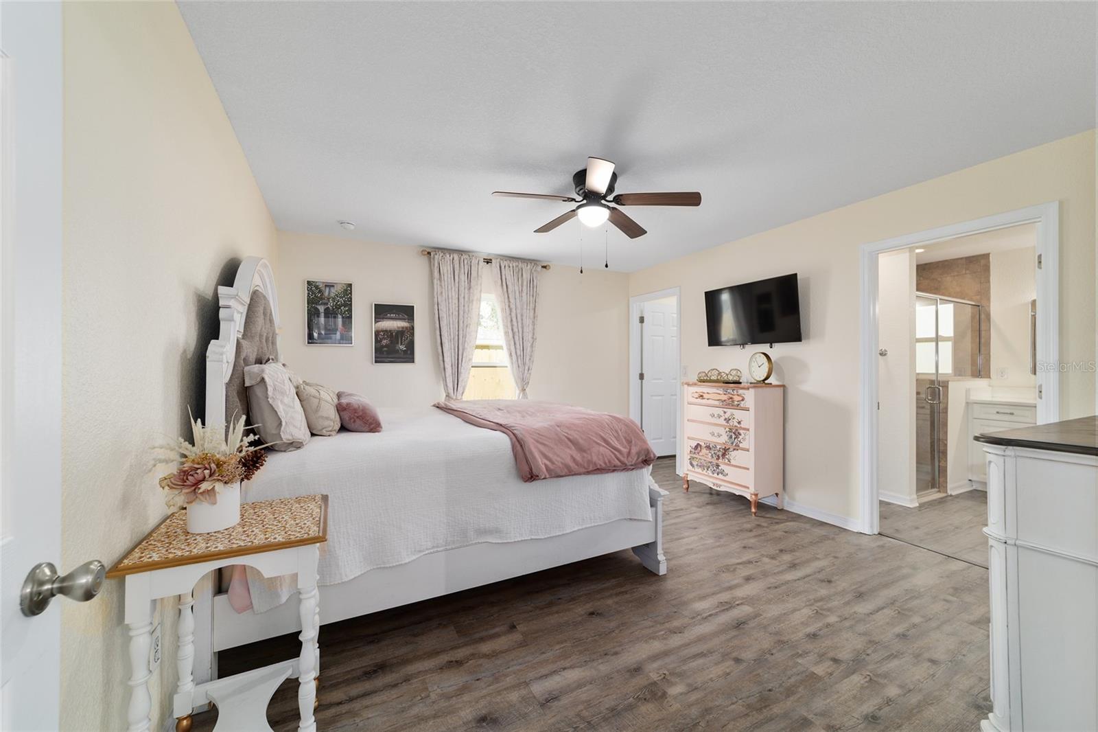 Image 23 of 47 For 5673 57th Place