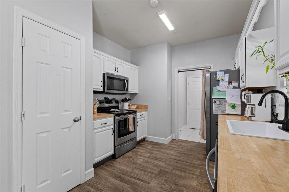 Image 10 of 51 For 700 105th Street