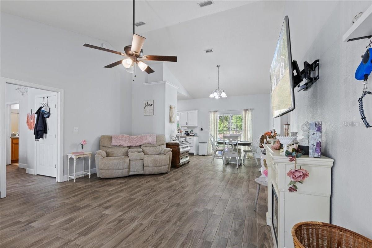 Image 8 of 51 For 700 105th Street