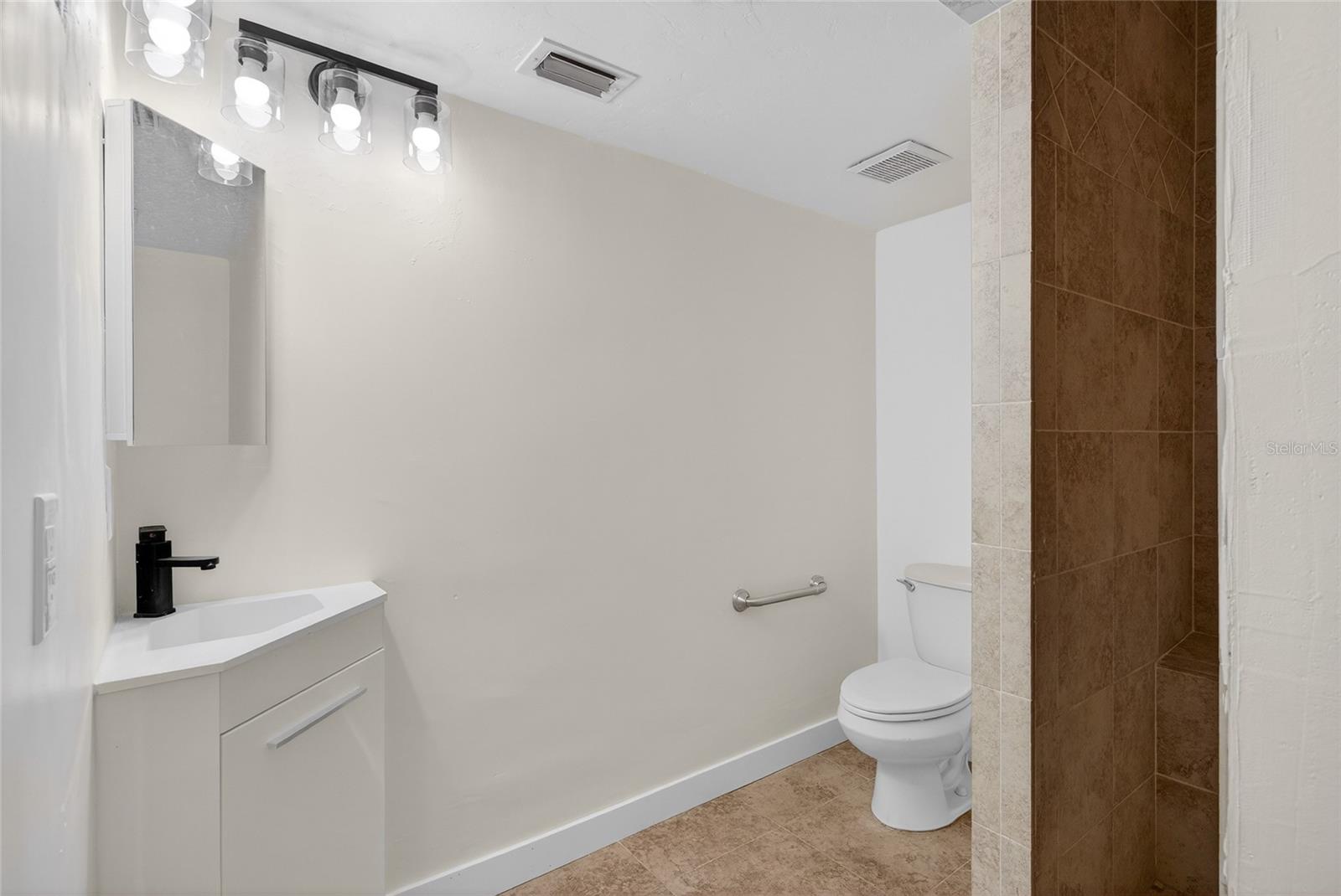 Image 19 of 31 For 8025 103rd Avenue