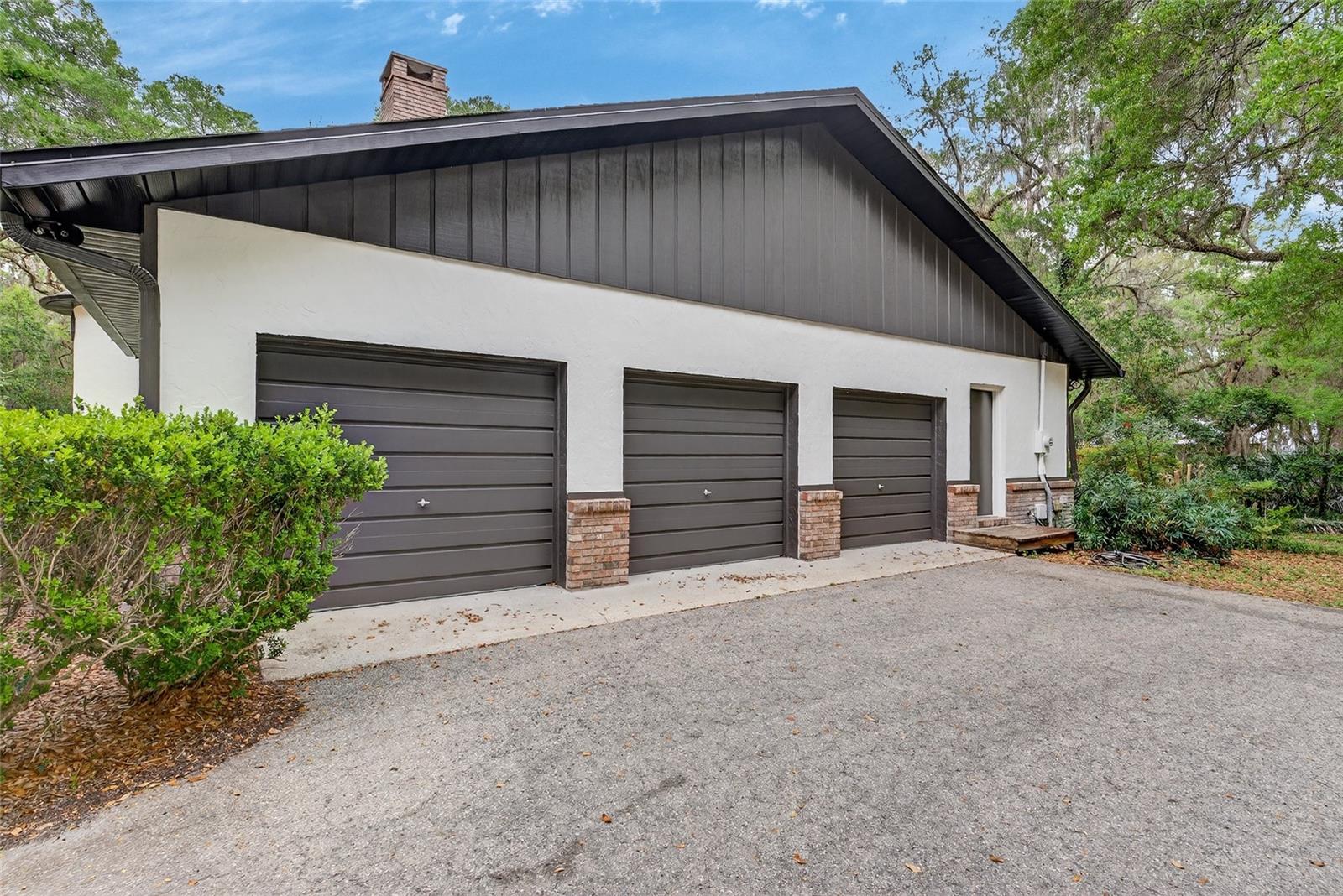 Image 4 of 31 For 8025 103rd Avenue