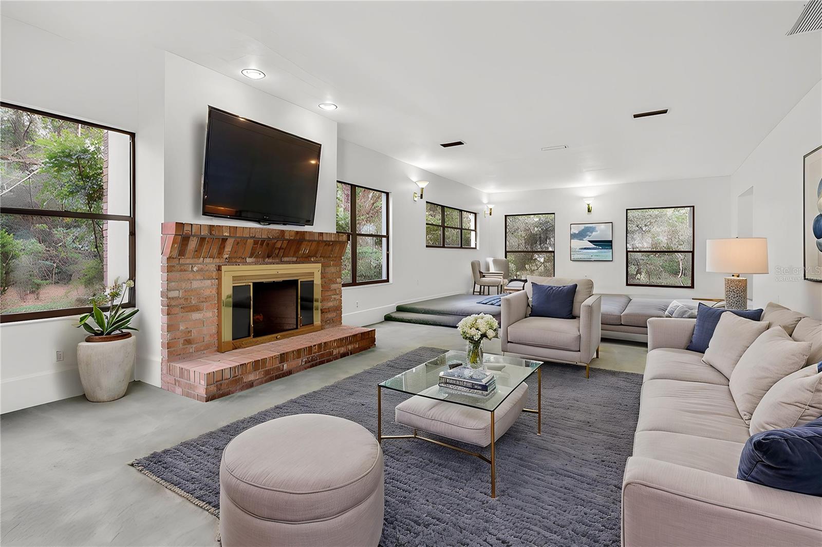 Image 6 of 31 For 8025 103rd Avenue