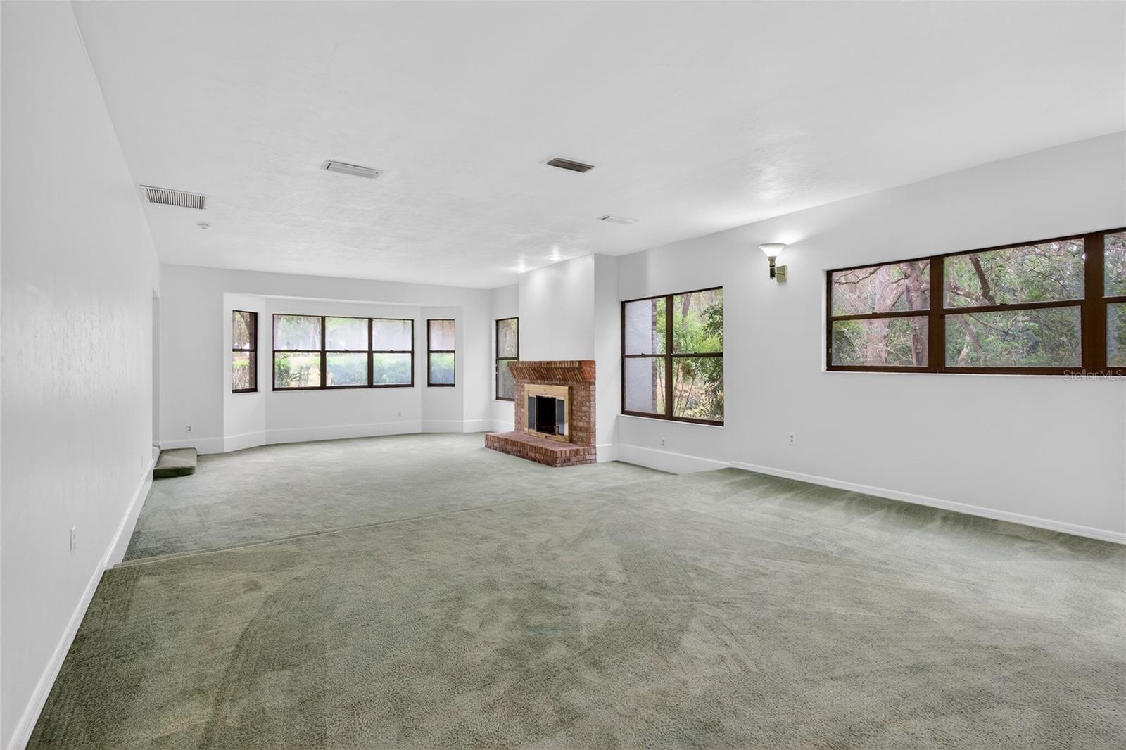 Image 7 of 31 For 8025 103rd Avenue