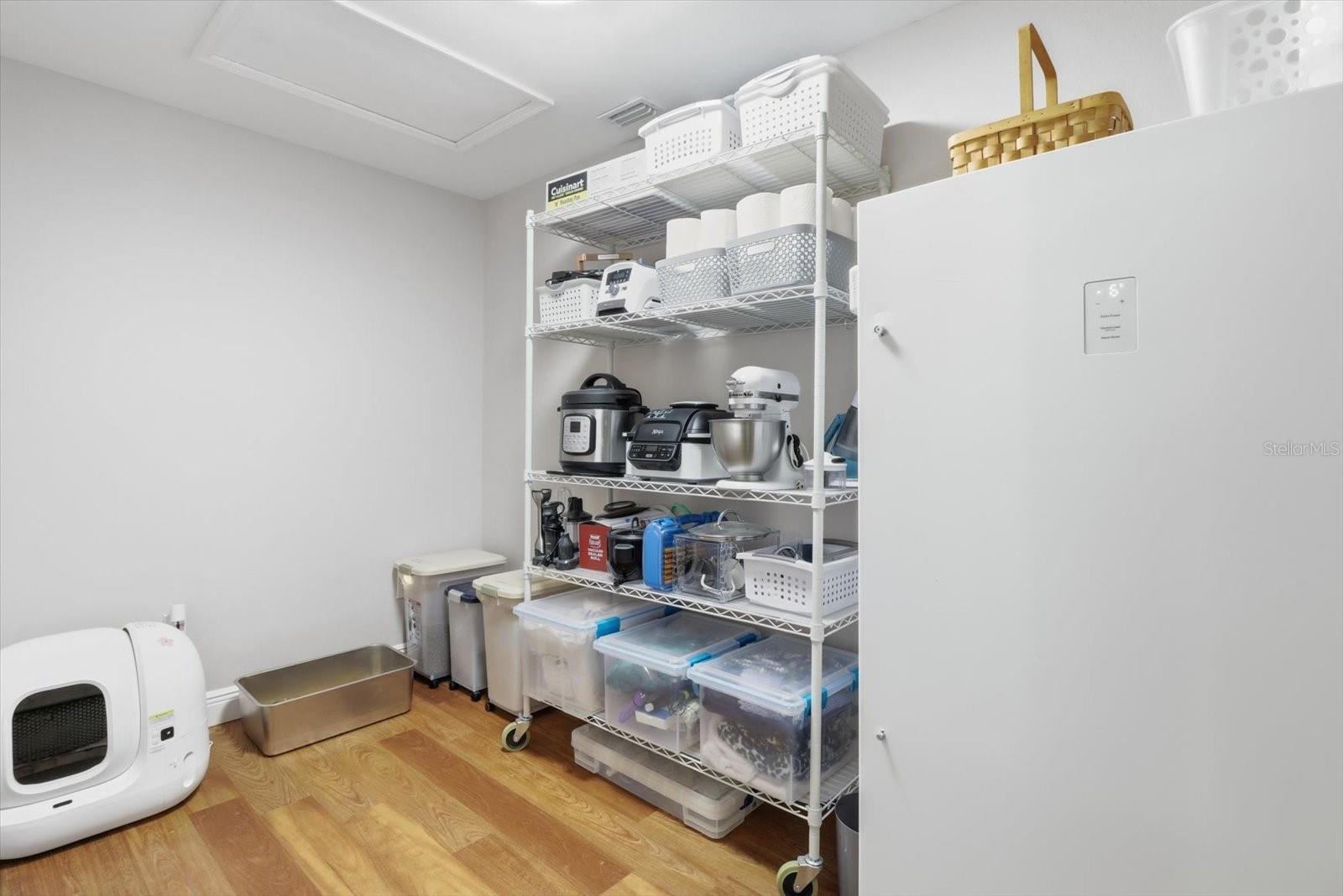 Image 14 of 46 For 451 Ireland Court