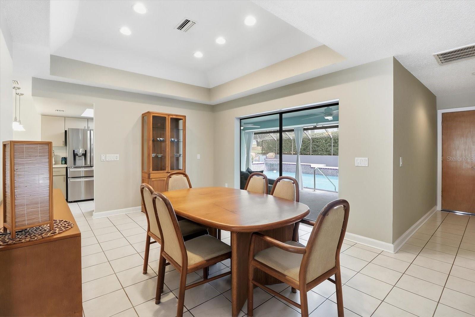 Image 21 of 46 For 451 Ireland Court