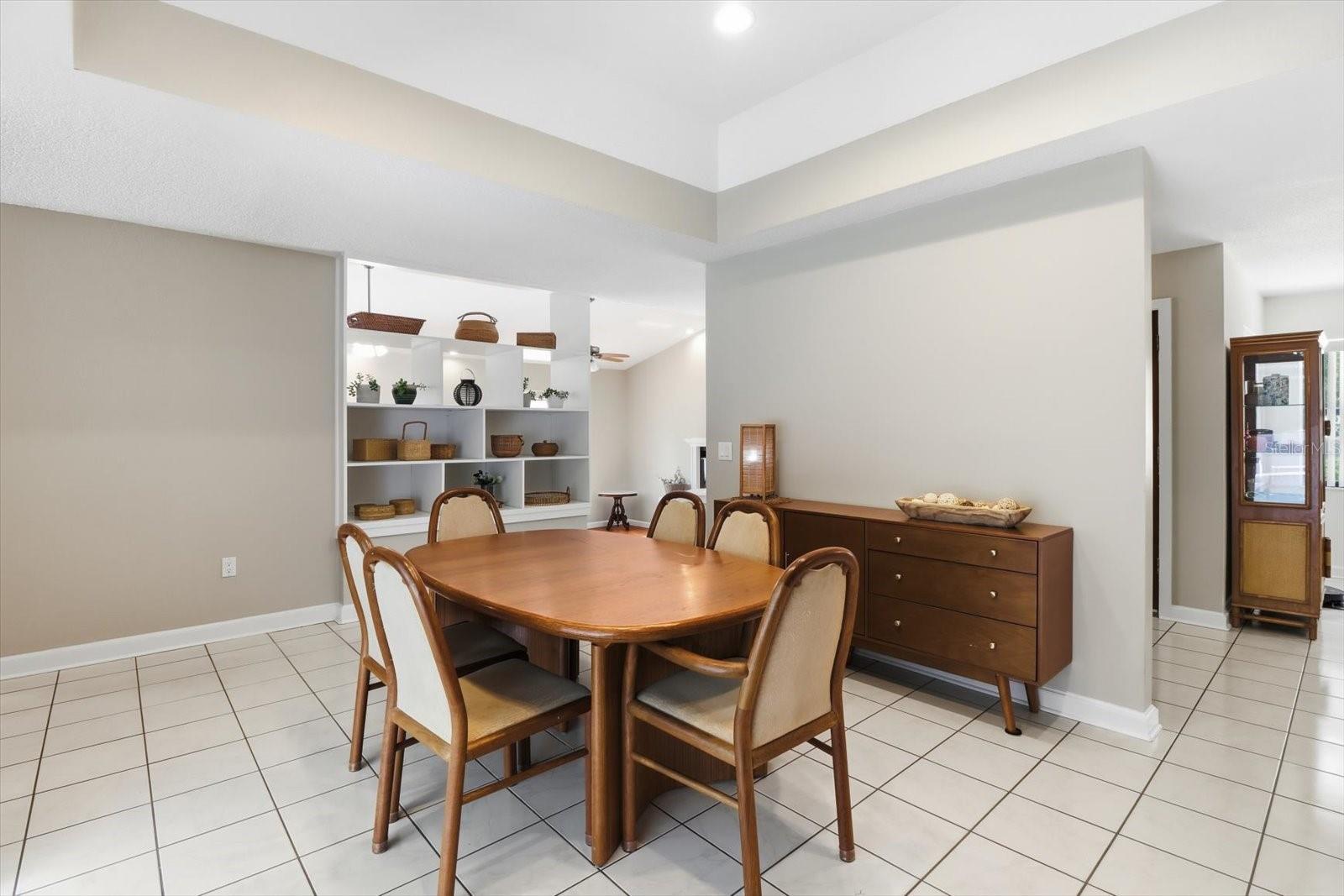 Image 22 of 46 For 451 Ireland Court