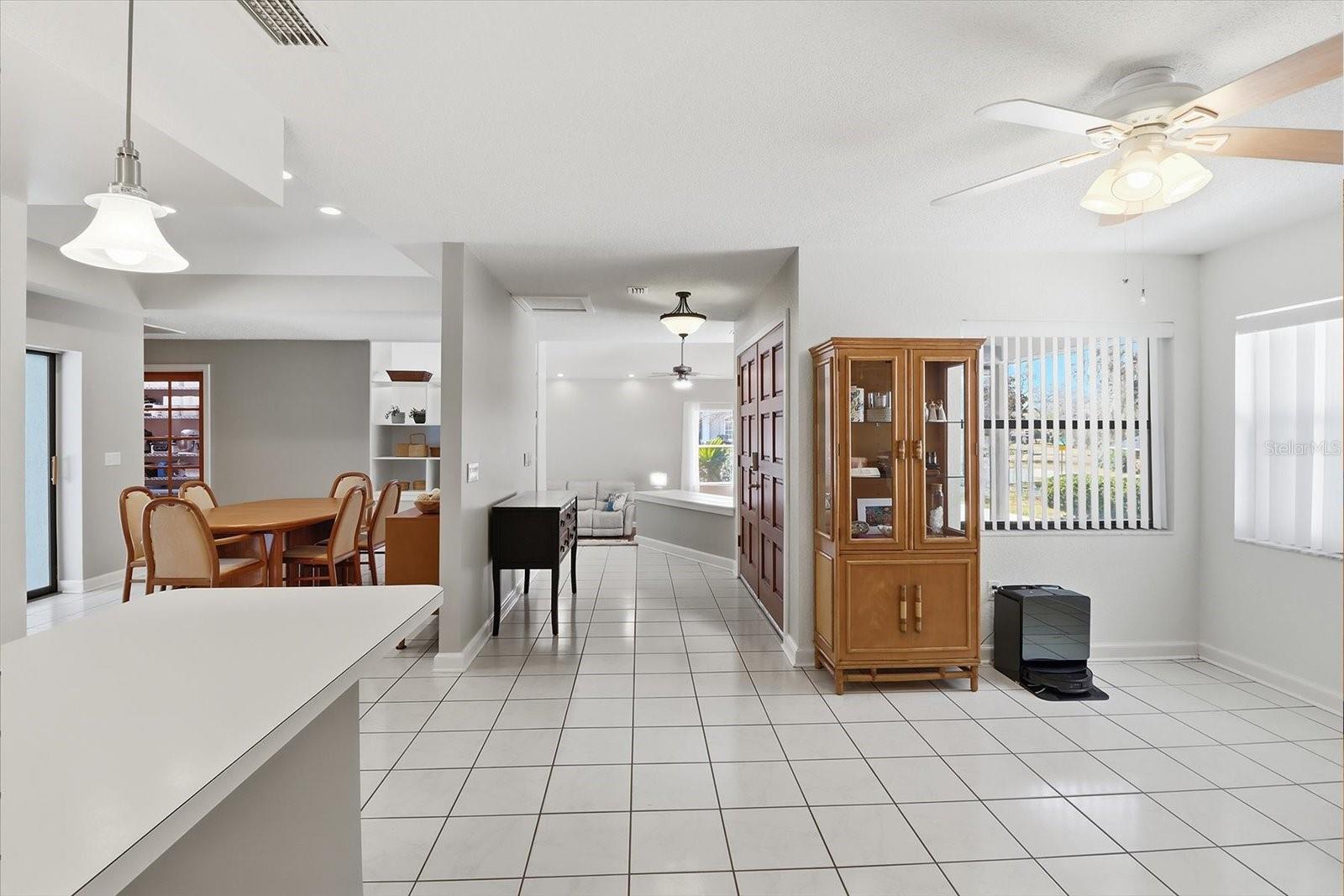 Image 23 of 46 For 451 Ireland Court