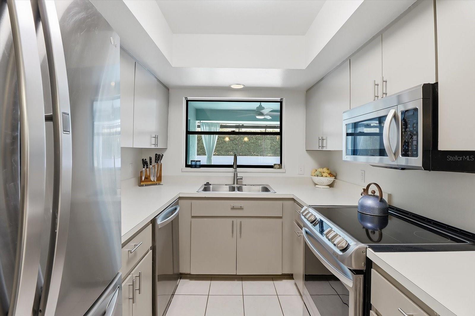 Image 26 of 46 For 451 Ireland Court