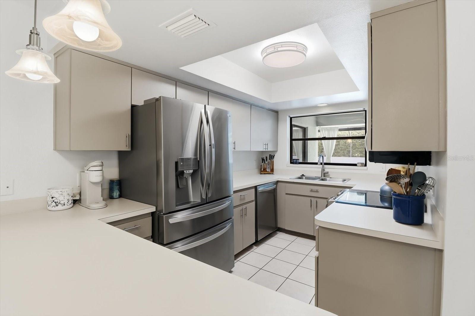 Image 27 of 46 For 451 Ireland Court