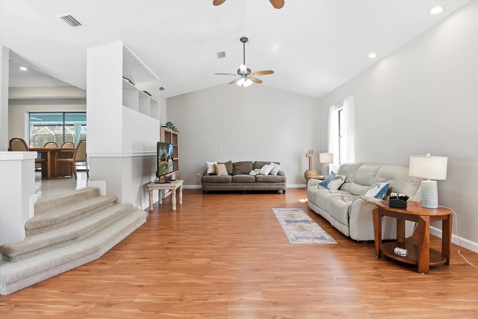 Image 33 of 46 For 451 Ireland Court