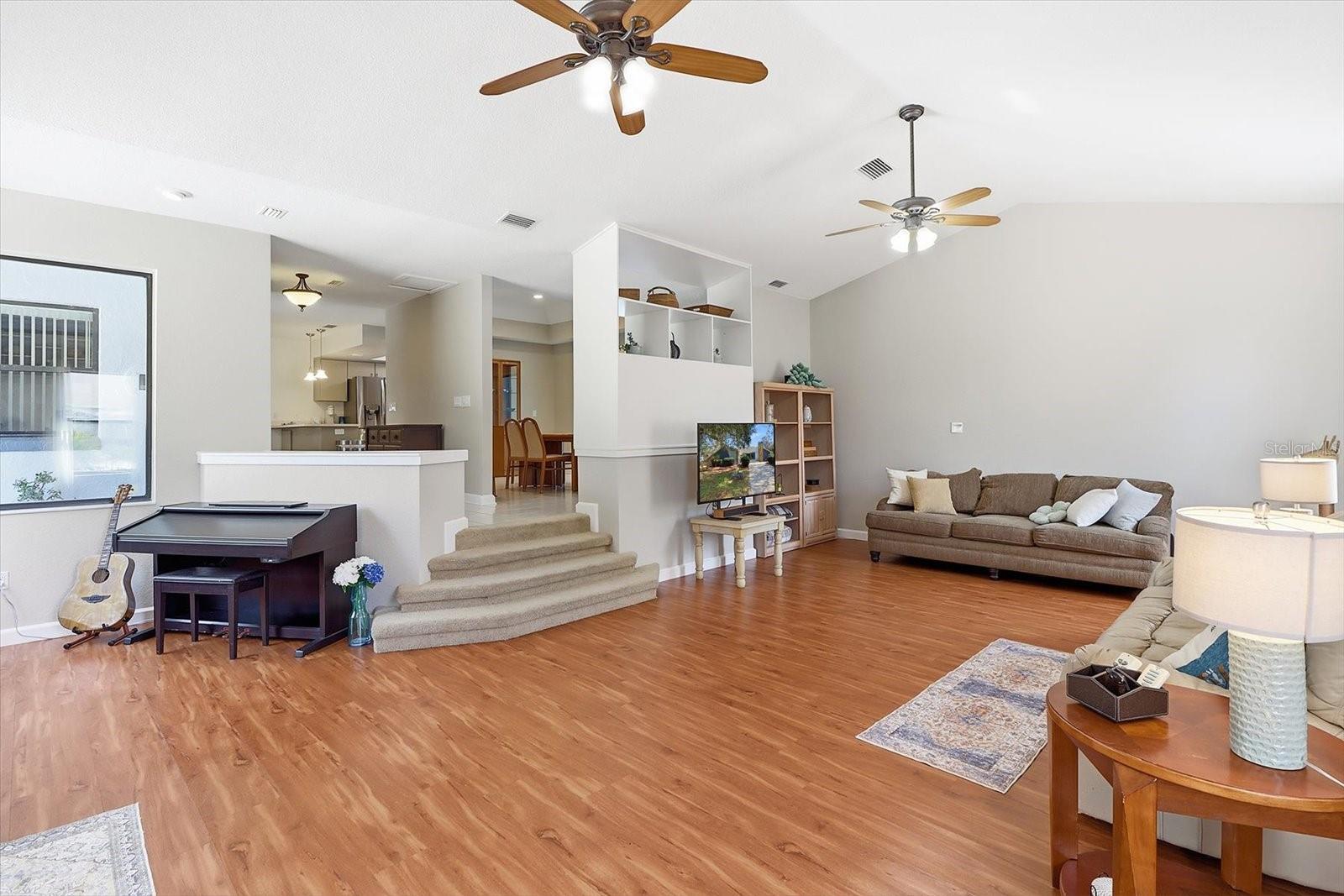 Image 34 of 46 For 451 Ireland Court