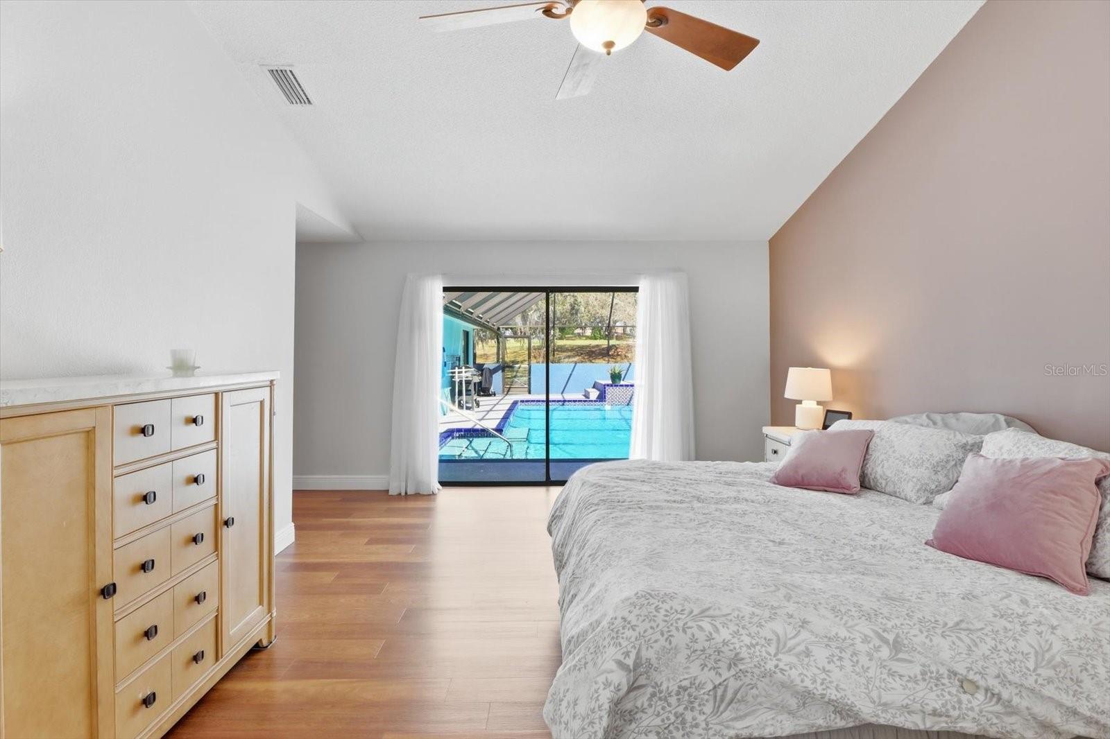 Image 5 of 46 For 451 Ireland Court