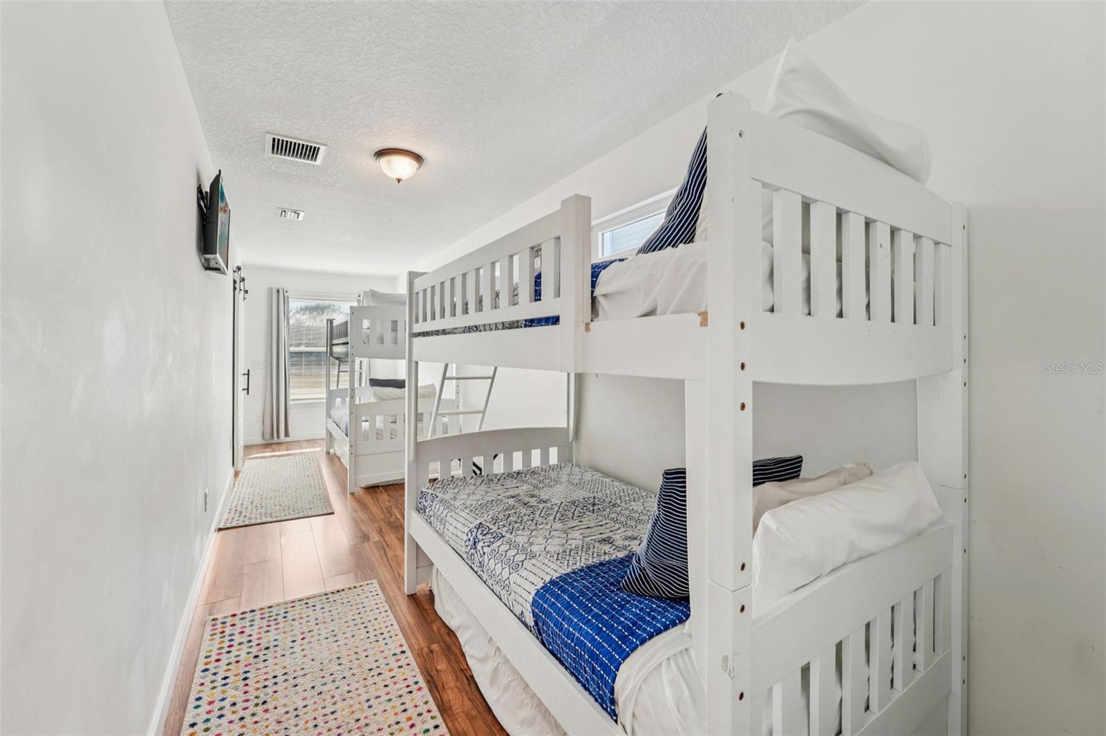 Image 12 of 27 For 302 12th Street