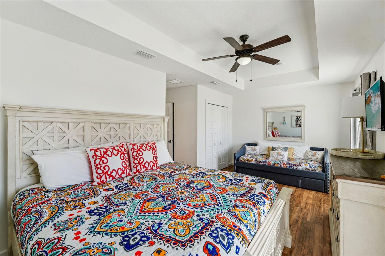 Image 17 of 27 For 302 12th Street