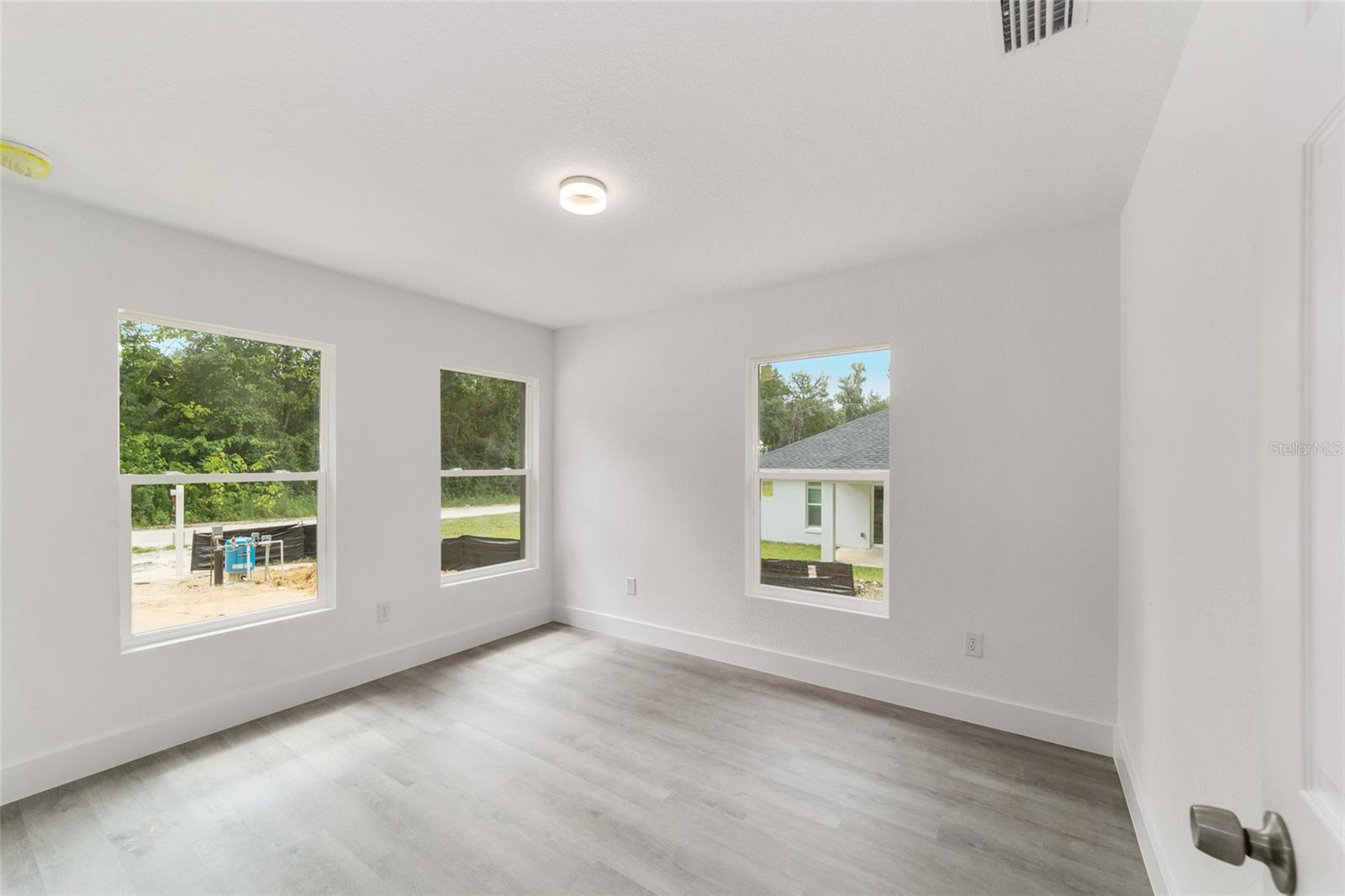 Image 11 of 16 For 7023 23rd Avenue