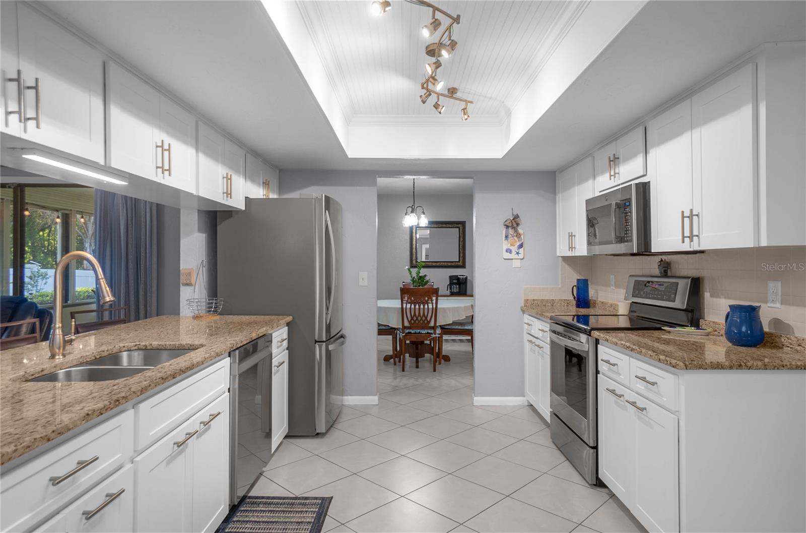 Image 14 of 39 For 20 Sycamore Court E