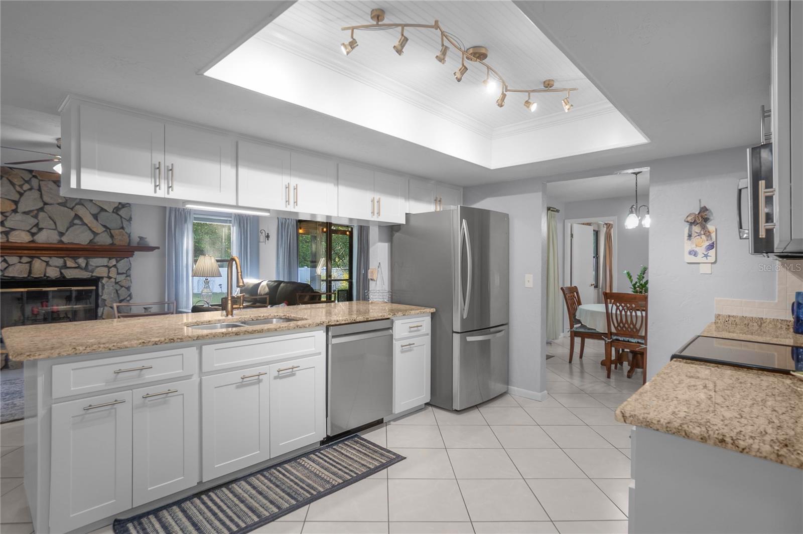 Image 15 of 39 For 20 Sycamore Court E