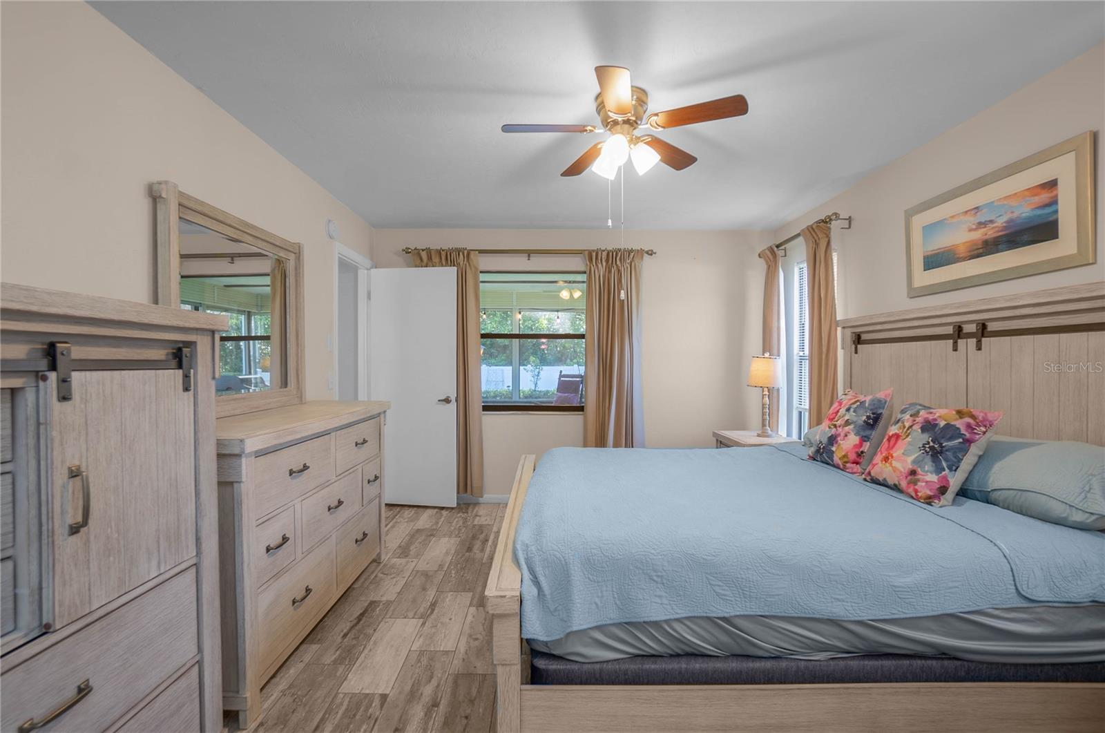 Image 23 of 39 For 20 Sycamore Court E