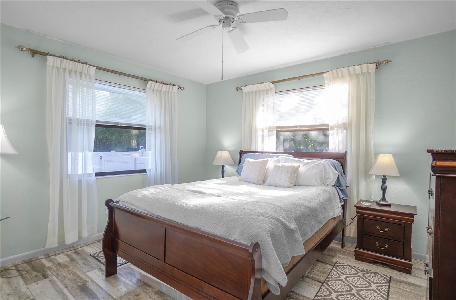 Image 25 of 39 For 20 Sycamore Court E